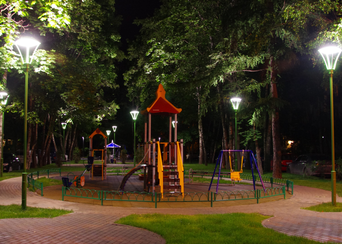 освещение детской площадки в парках и скверах